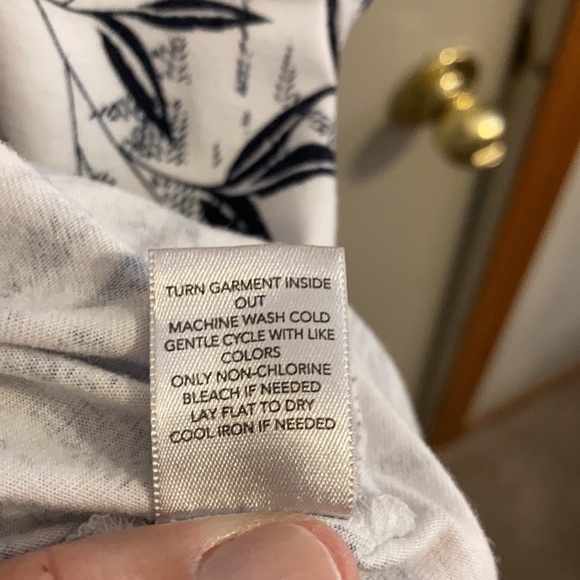 CJ Banks white/navy blouse - Picture 6 of 8